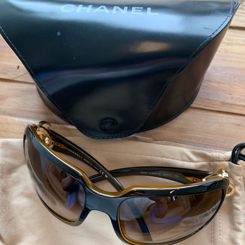 Vintage authentic Y2K CHANEL Gold and Brown Wrap Sunglasses